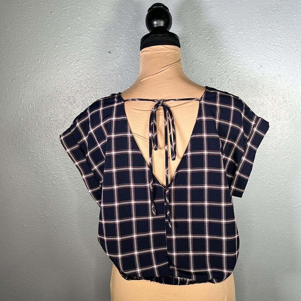 navy blue plaid twist front short sleeve blouse sz M picniccore fall casual - Picture 3 of 12